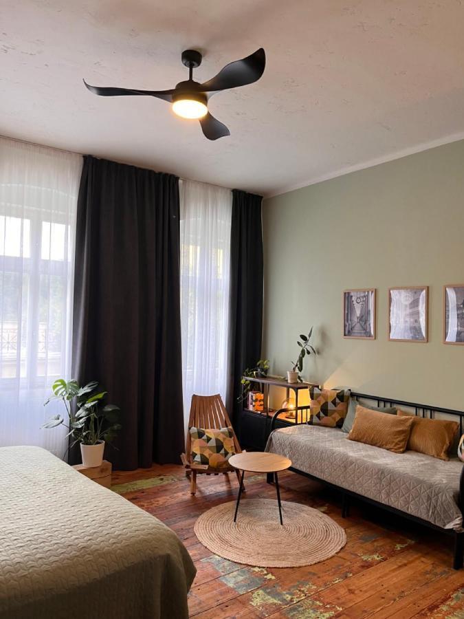 Four Rooms Carlsbad Authentic Карлові Вари Екстер'єр фото